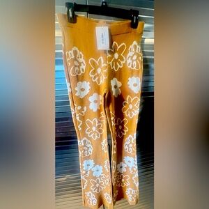 BNT Polagram Golden Daisy Knit pants size Medium